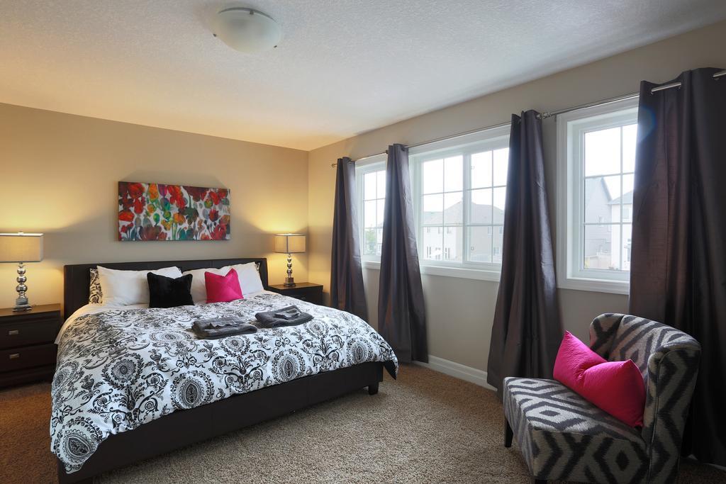 Boardwalk Homes - Executive Guest Rooms & Townhomes Kitchener Zimmer foto