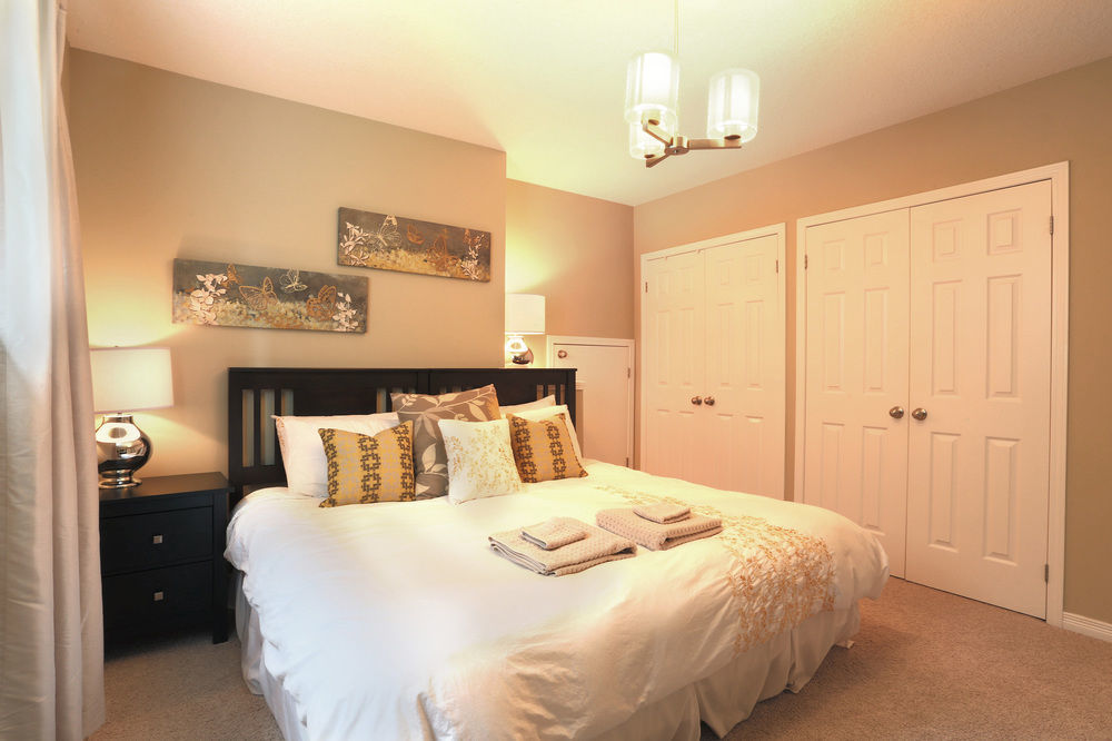 Boardwalk Homes - Executive Guest Rooms & Townhomes Kitchener Exterior foto